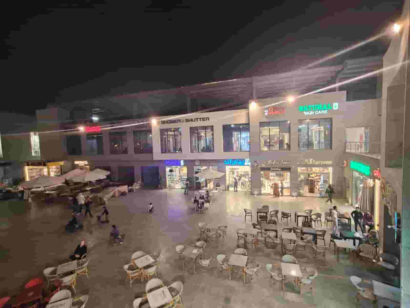 فرصة استثمارية - مكتب اداري للبيع علي محور رئيسي - استلام 4 شهور - بالتقسيط