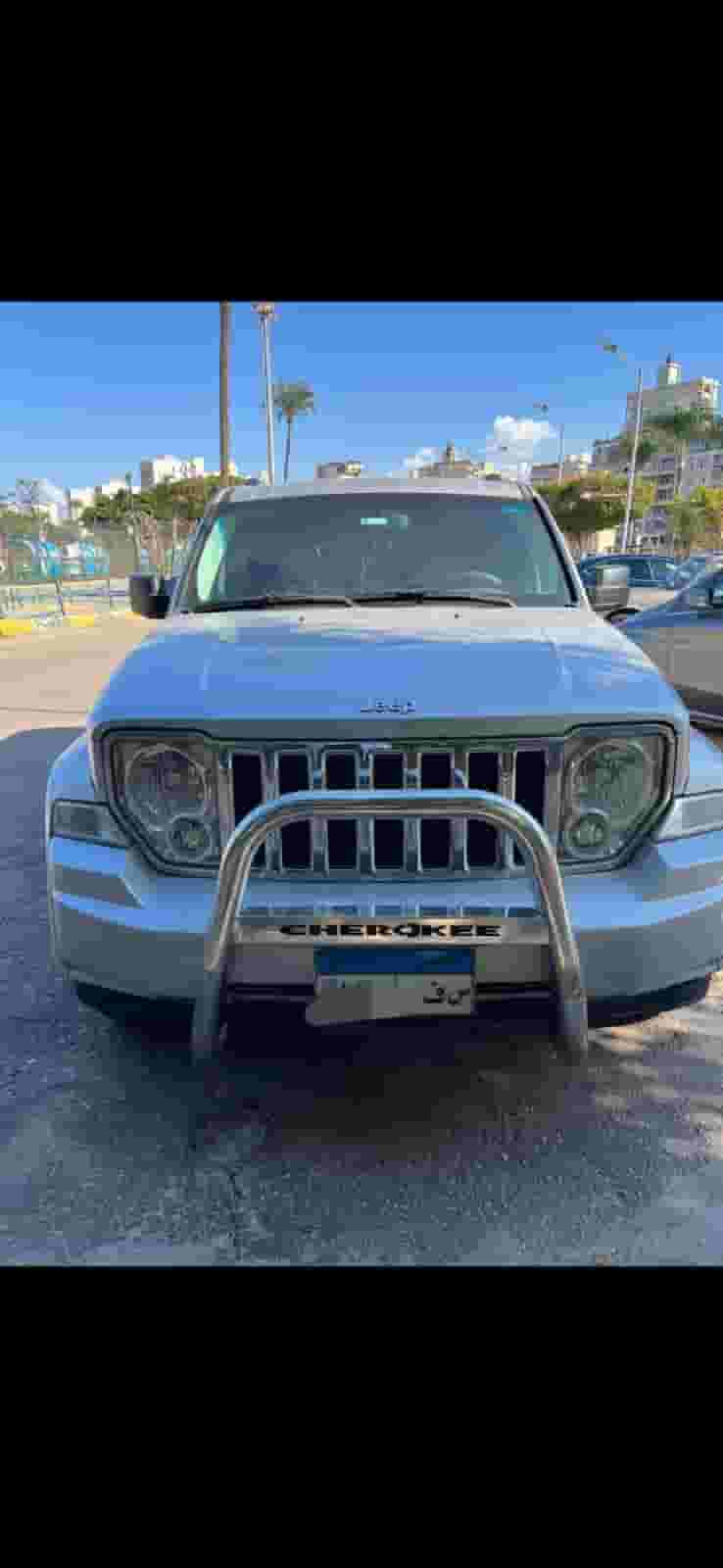 للبيع عربية جيب مميزة موديل ٢٠١٣