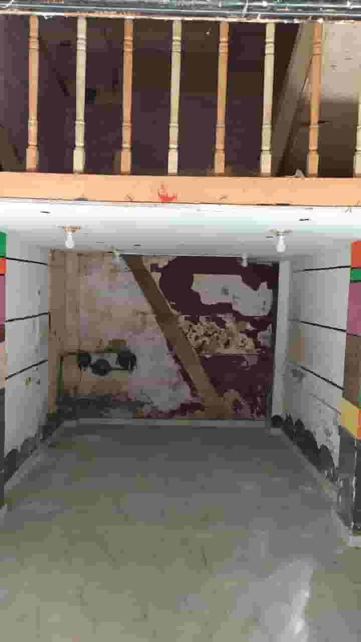 محل بثلاث ابواب - محرم بك