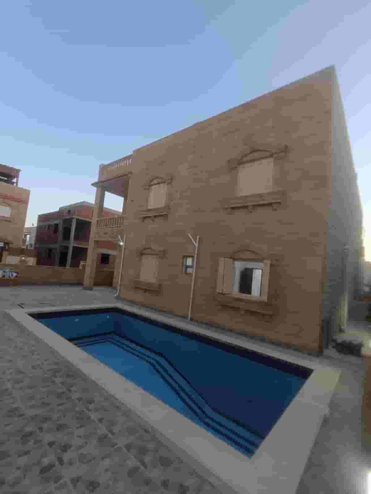 شاليه أرضي للبيع بقرية حورس الساحل الشمالي 200م