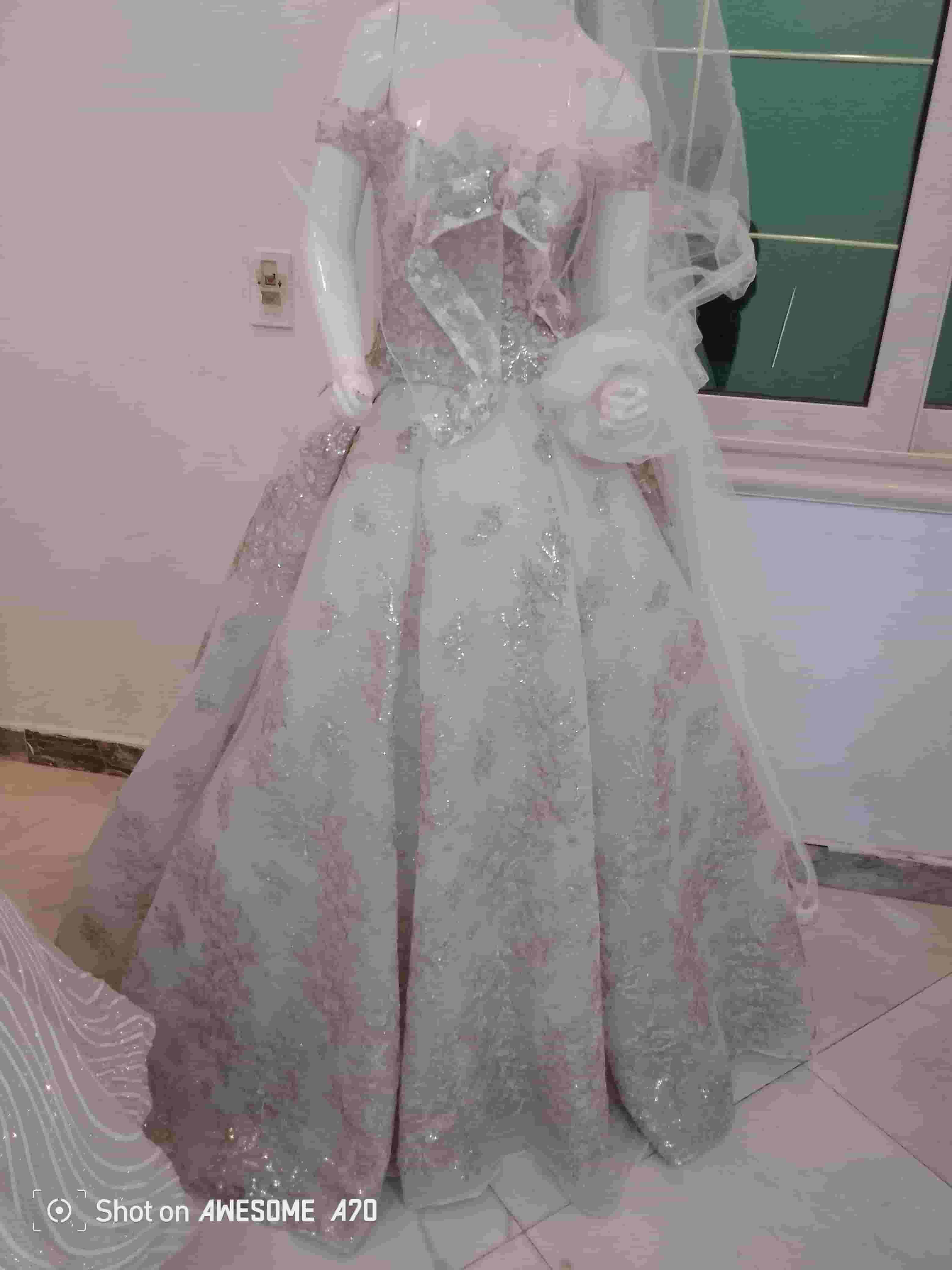 فساتين زفاف للبيع