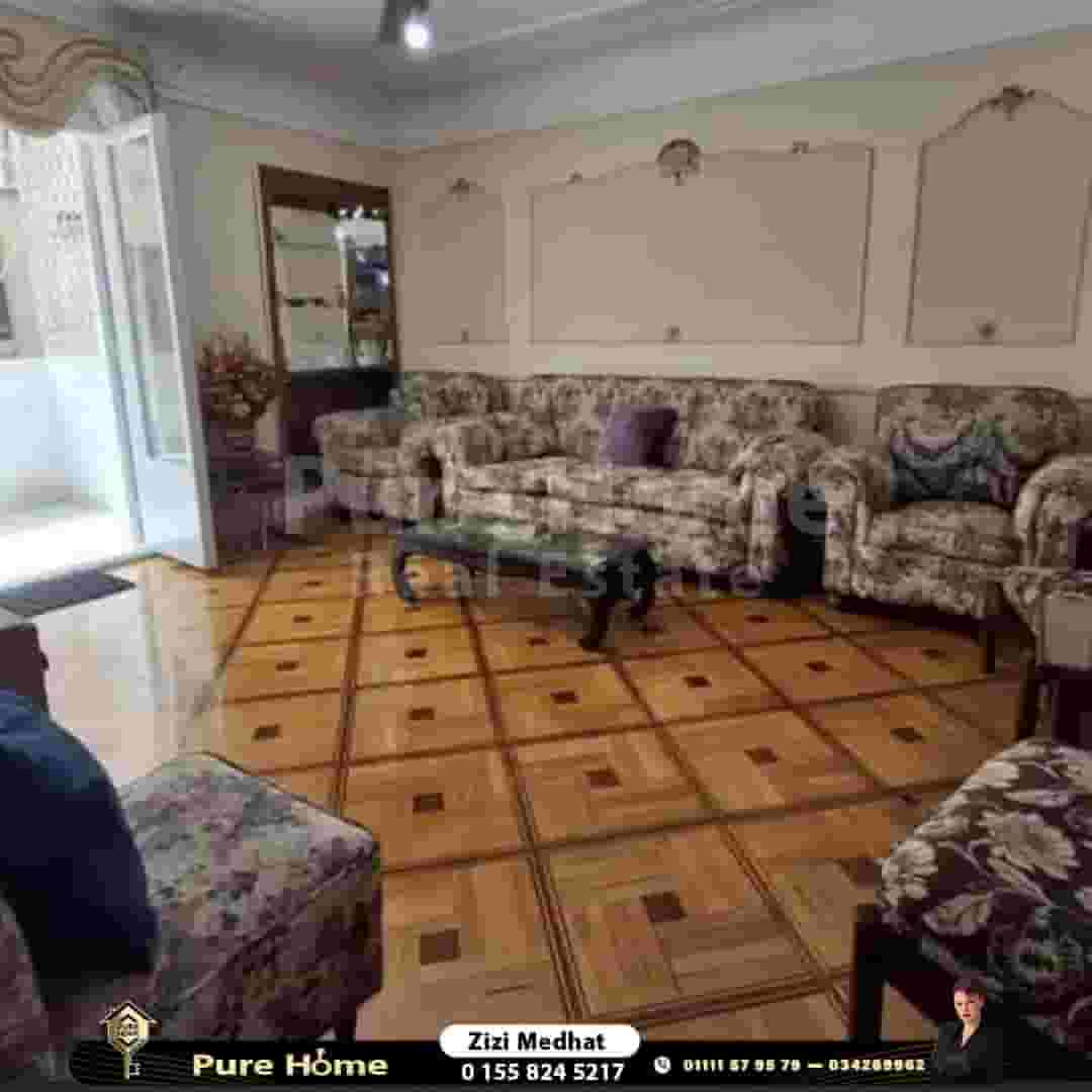 شقة للايجار - رشدي - خطوات من البحر