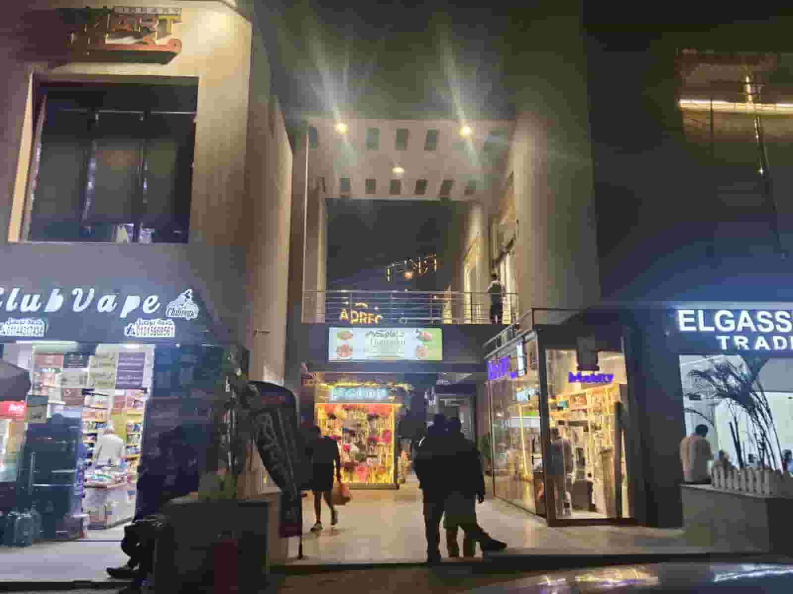 Special commercial for sale 49 meters in the most powerful malls