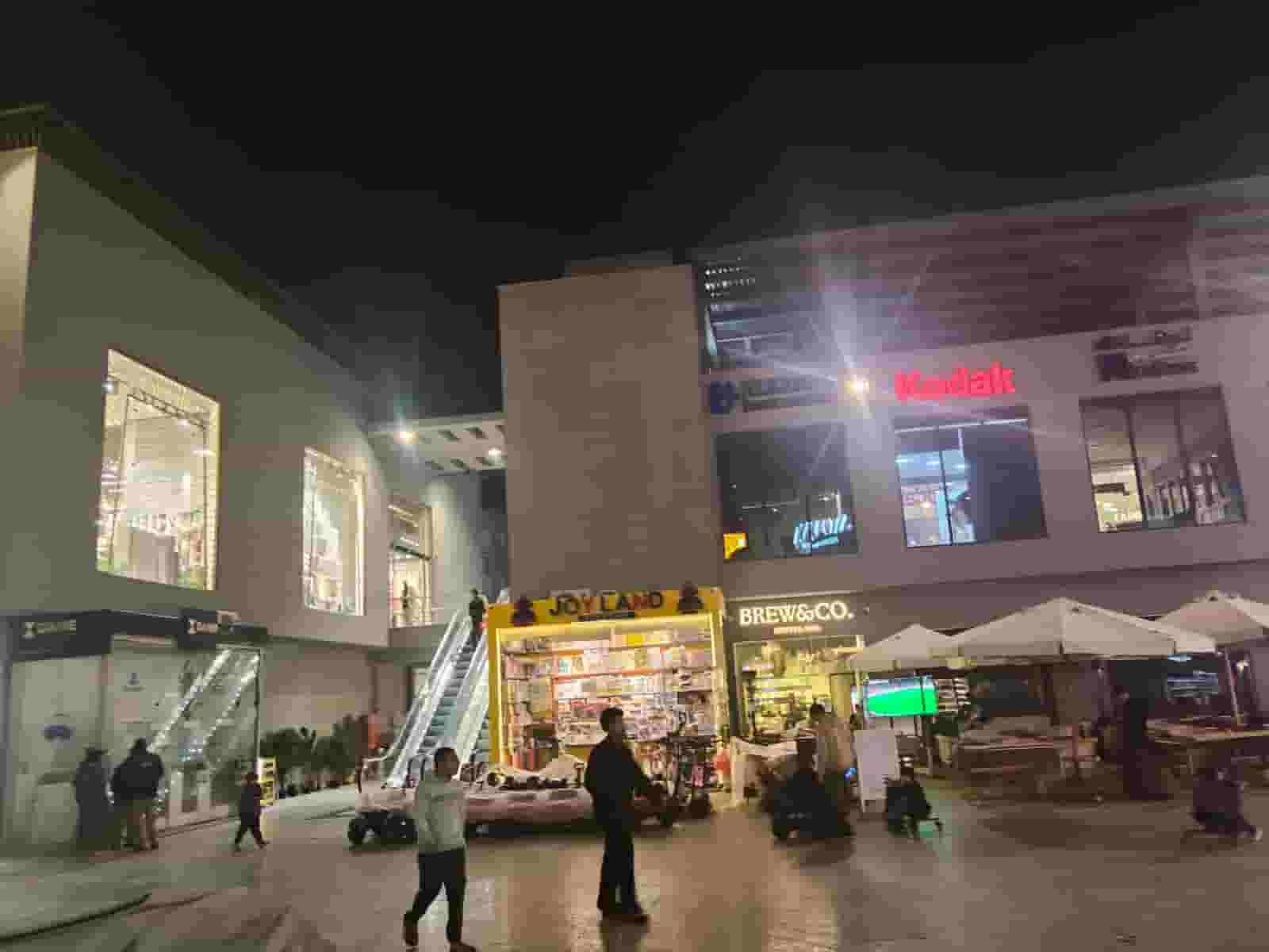 A shop for immediate delivery - on the Gamal Abdel Nasser axis