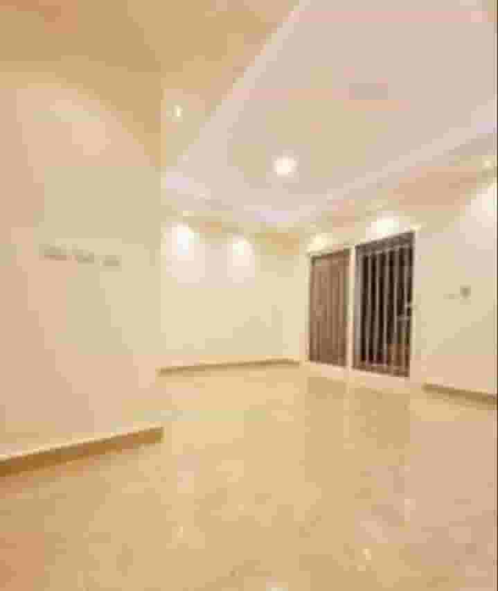 Shop for rent in a prime location 80m