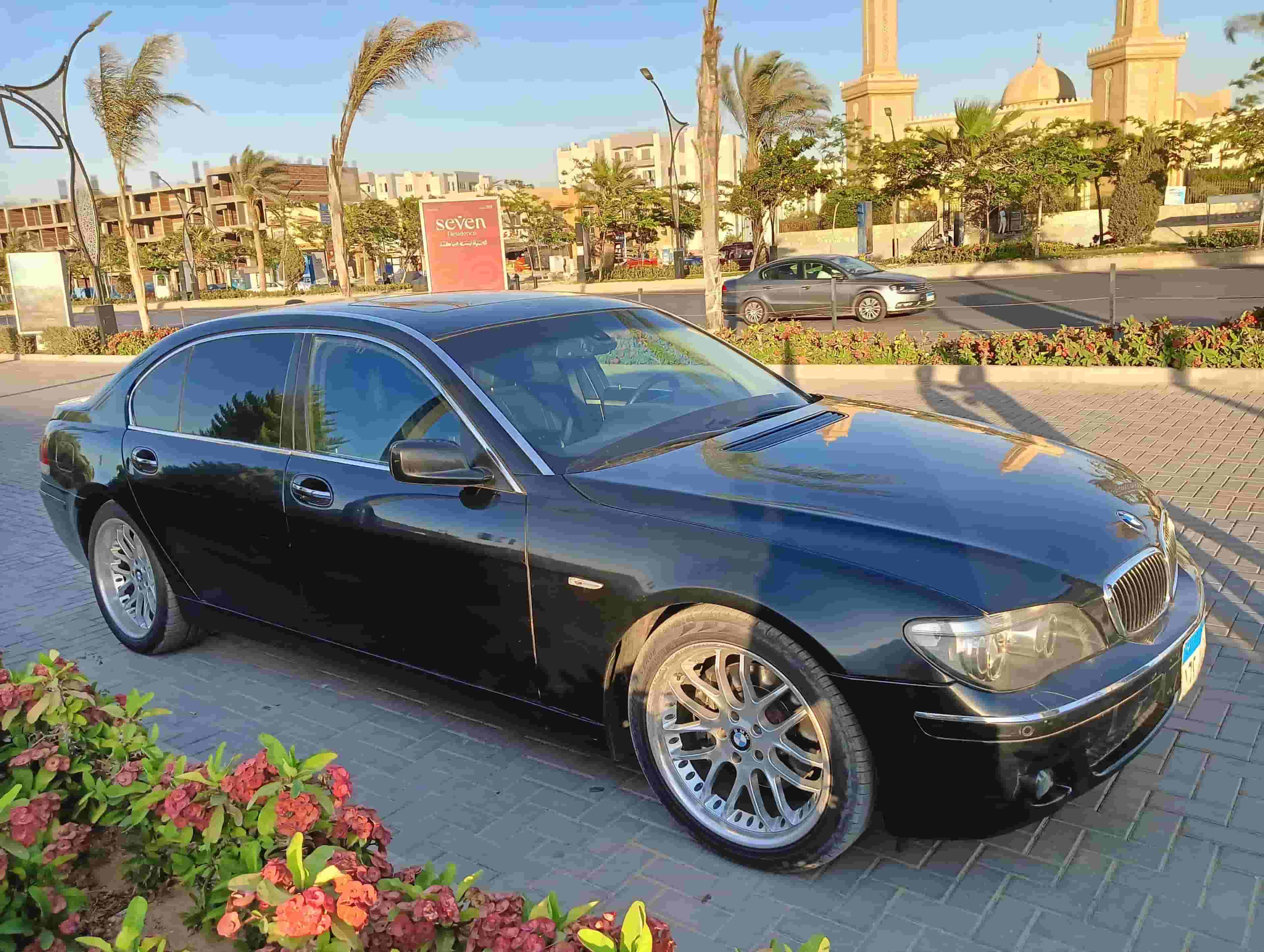 بي إم دبليو 740i 2008