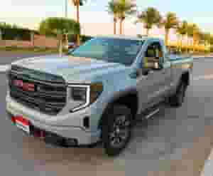 جي إم سي سييرا AT4 موديل 2025 V8 5300cc