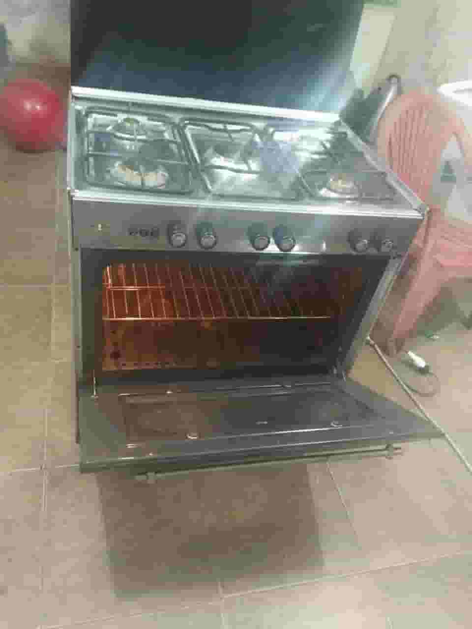 The original Tecno Jazz cooker is fully stainless, size 80 cm, works including delivery