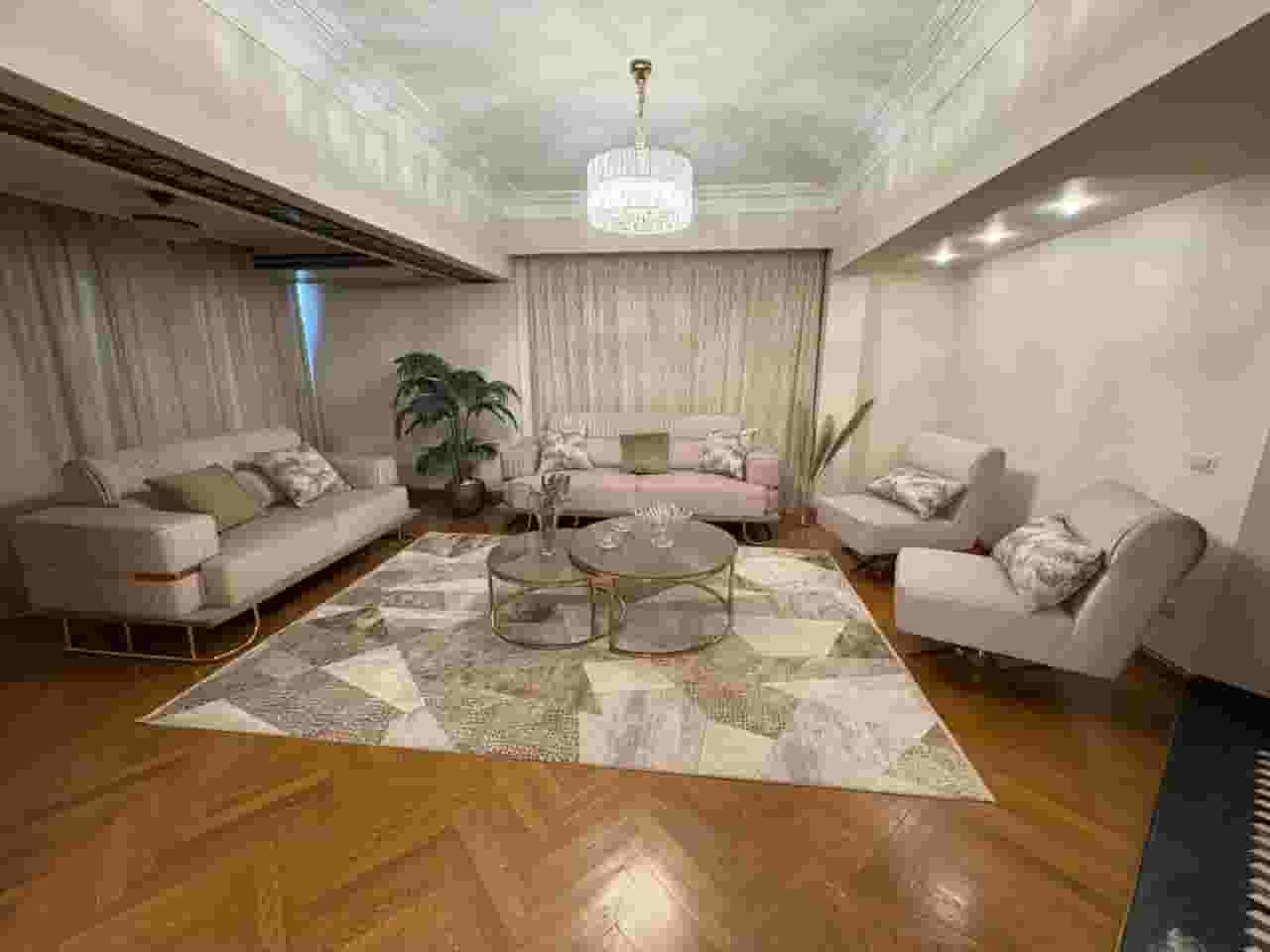 مجموعة غرفة المعيشة Furniture Hub - وكأنها جديدة | بالكاد تستخدم
