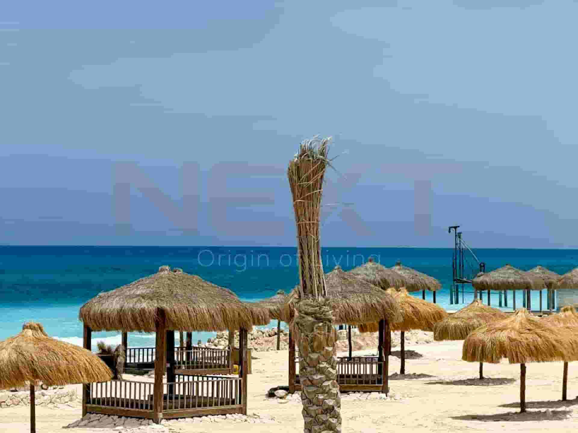 شاليه فندقي للبيع 75م - رأس الحكمة ( Naia Bay )