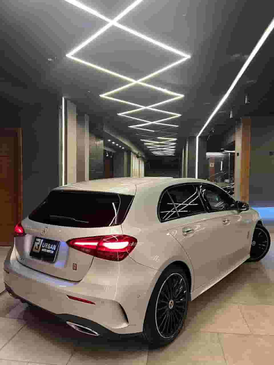 عملية تجميل الوجه لمرسيدس A200 AMG 2024