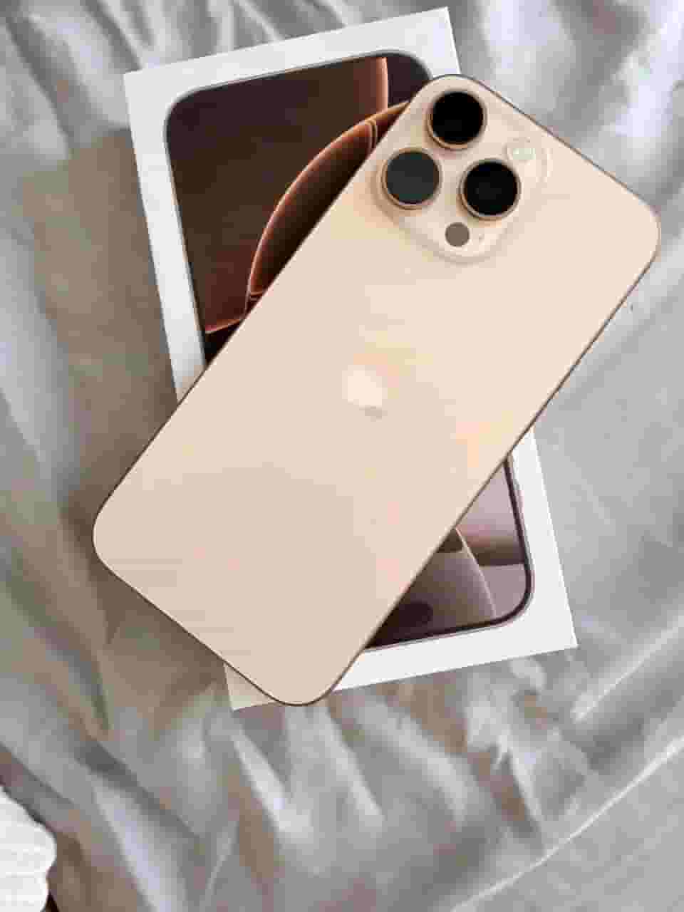 ايفون 16 pro max