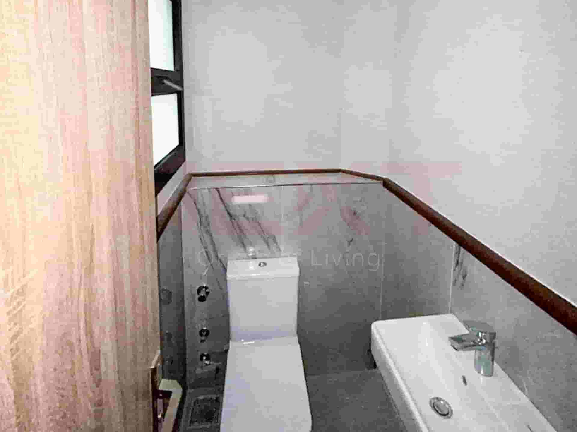 شقة للايجار 215م - سموحة - سكاى لاين - بسعر 32,000 ج شهرياً