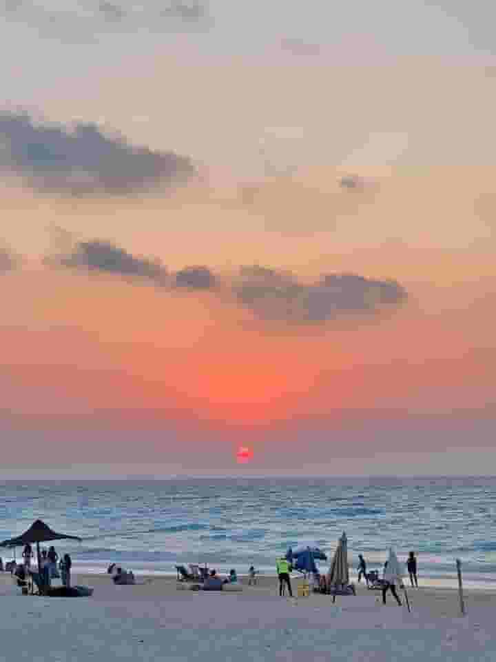 I want to stay and stay on the coast but the prices are great. 🤔 We have brought you the solution. Come on 😉 Summer and I live on the coast 🌊🏄‍♀️ Sidi Kerir ✨