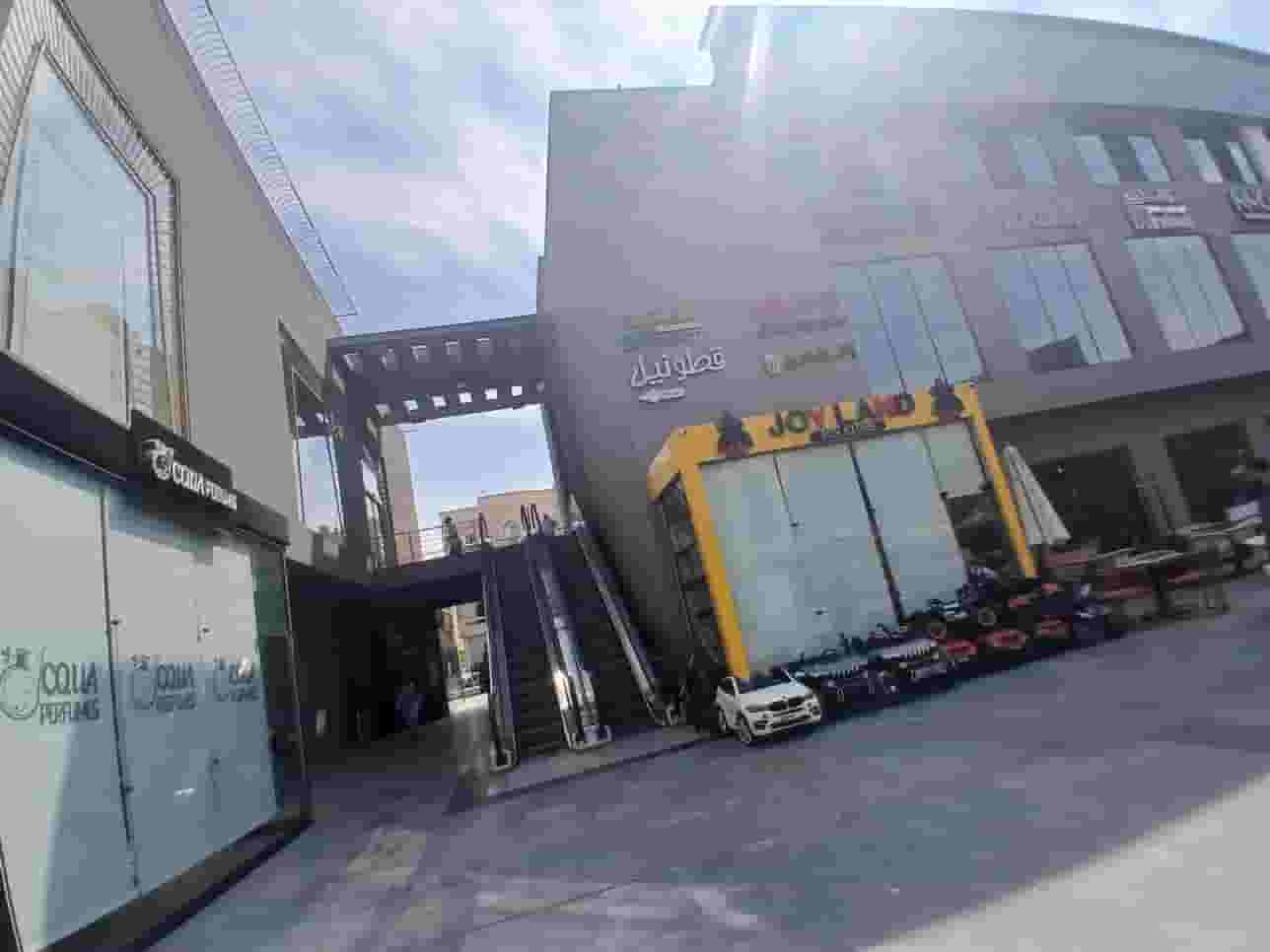 Gamal Abdel Nasser's offices in the heart of New Cairo. I'm waiting