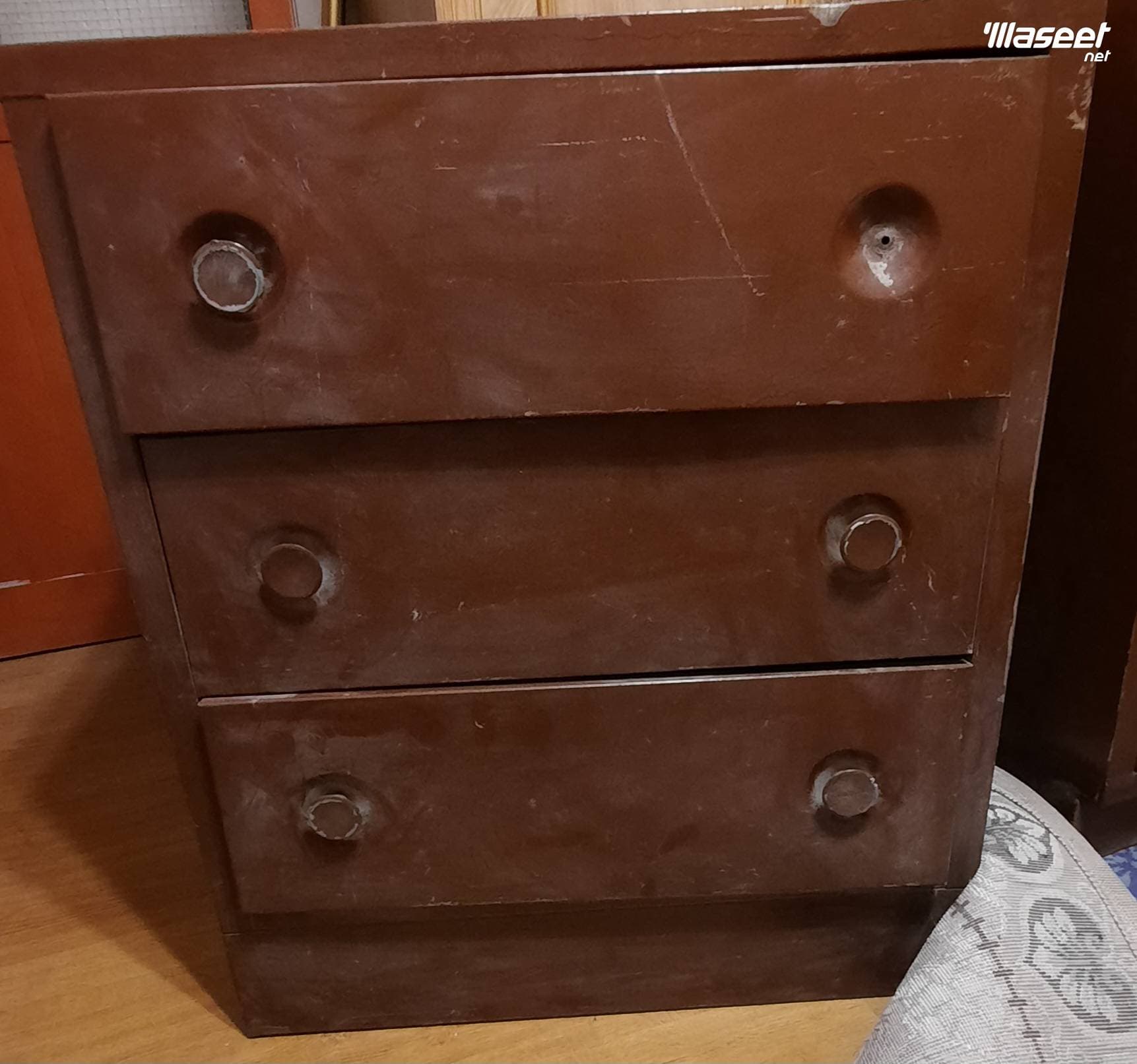 دولاب و تسريحة صاج بحالة ممتازه 2