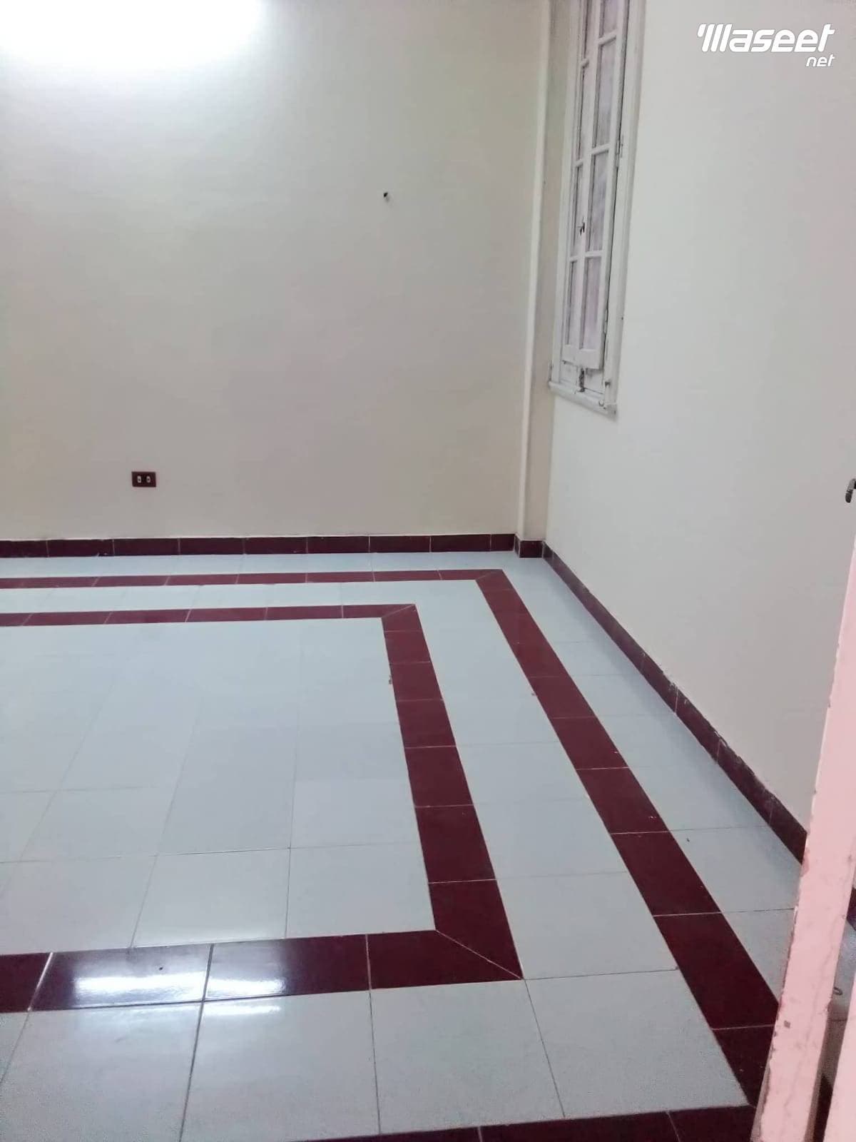 شقة للإيجار الدور الثاني  كامب شيزار  250 م 7
