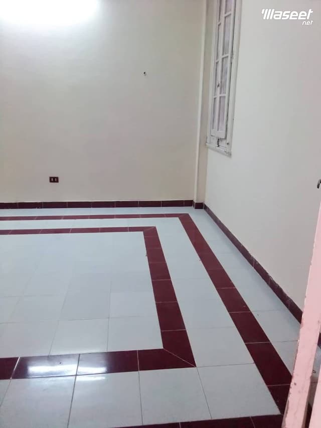 شقة للإيجار الدور الثاني  كامب شيزار  250 م
