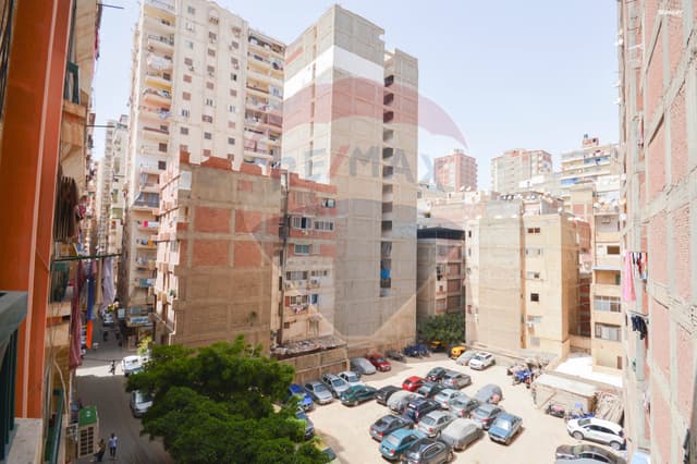شقة للبيع 135 م ميامى متفرع من العيسوى