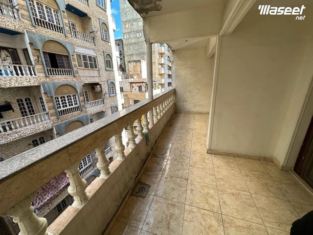 شقة 200م للبيع في سيدي بشر أمام بير مسعود