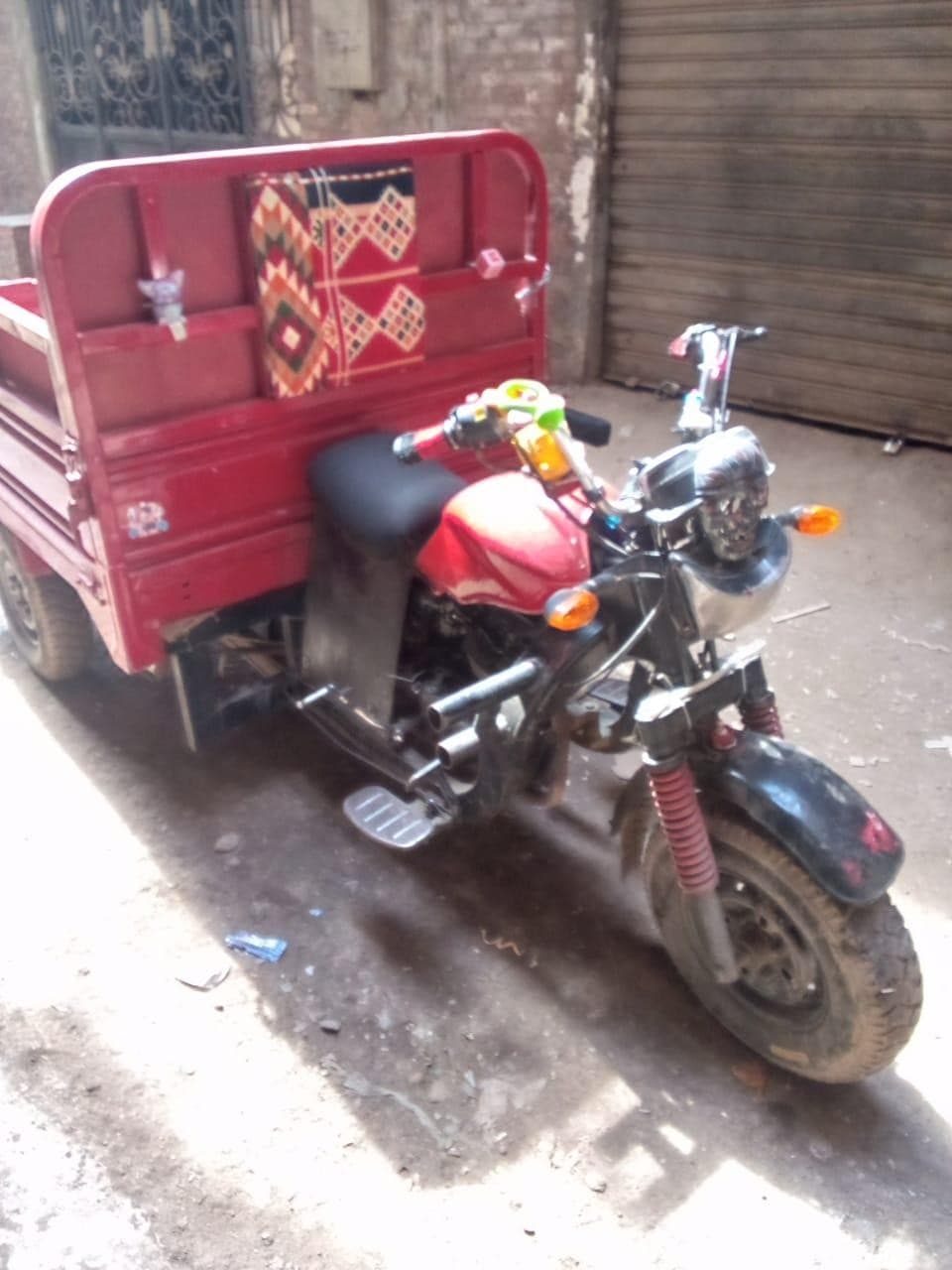 For sale, a 200 cc project trucycle 0