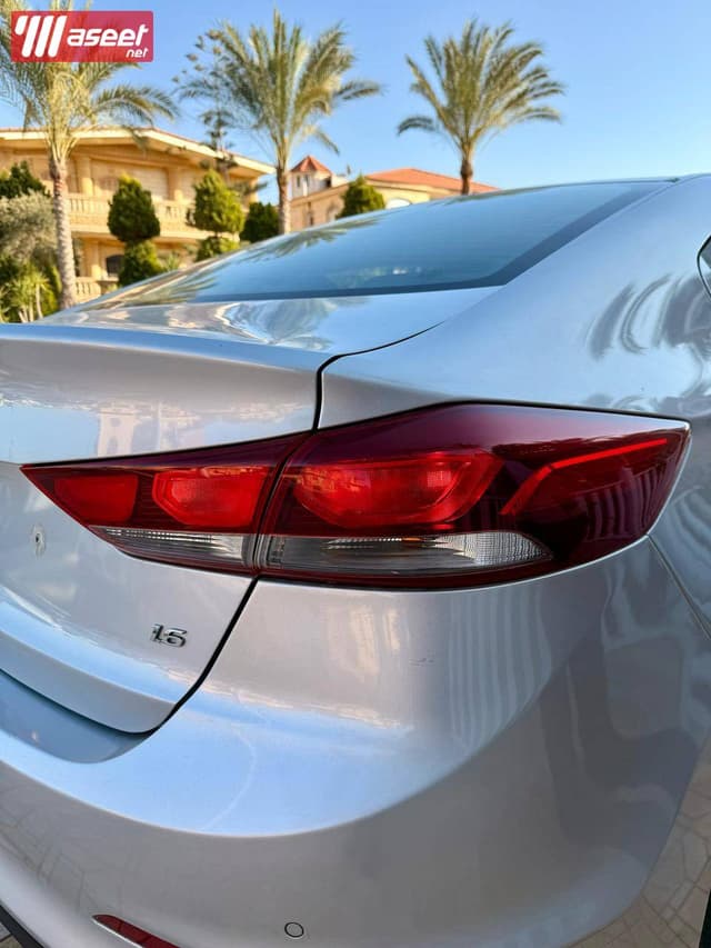 HYUNDAI AVANTI 2018