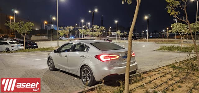 البيع كيا سيراتو 2015
