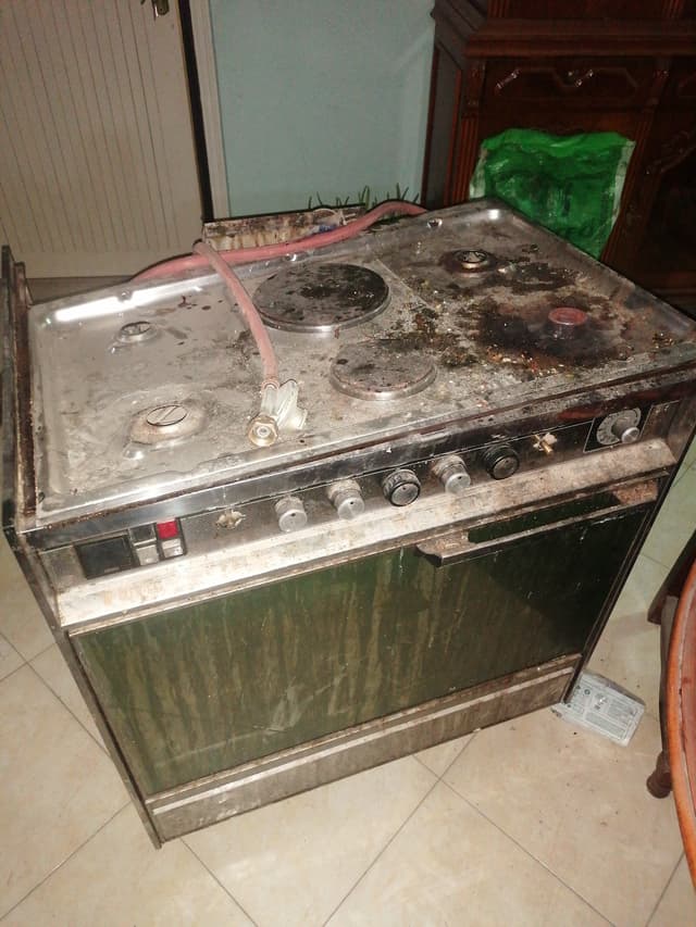 Gleem Jazz Italian 6 burners used cooker for sale