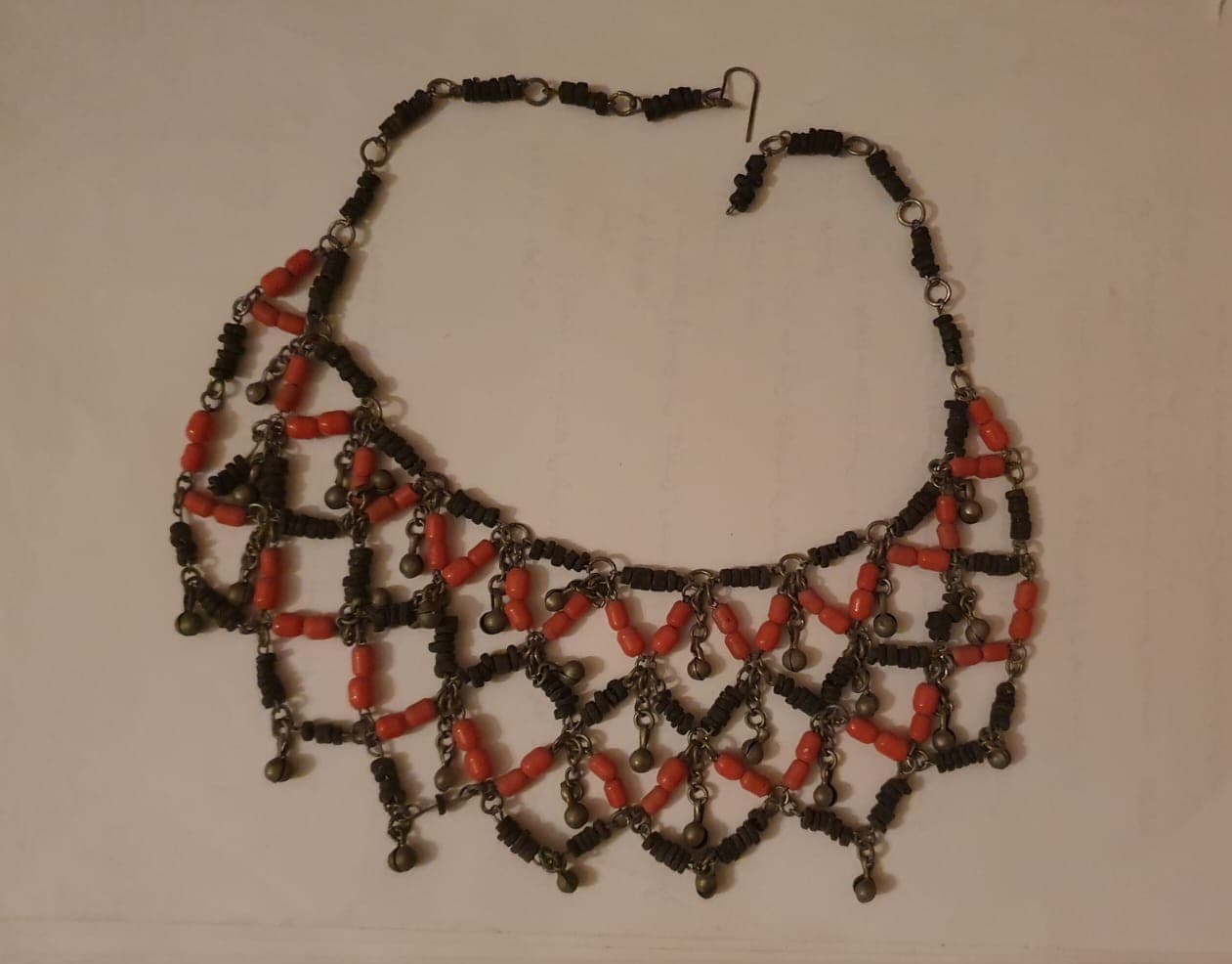 Hand made collet/ chain of beads 0