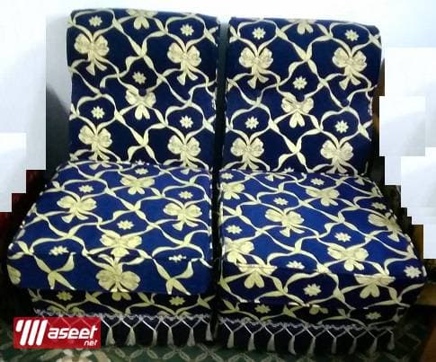 كرسين عمولة والقماش قطيفة 1