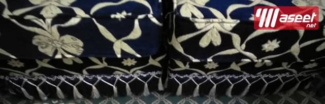كرسين عمولة والقماش قطيفة