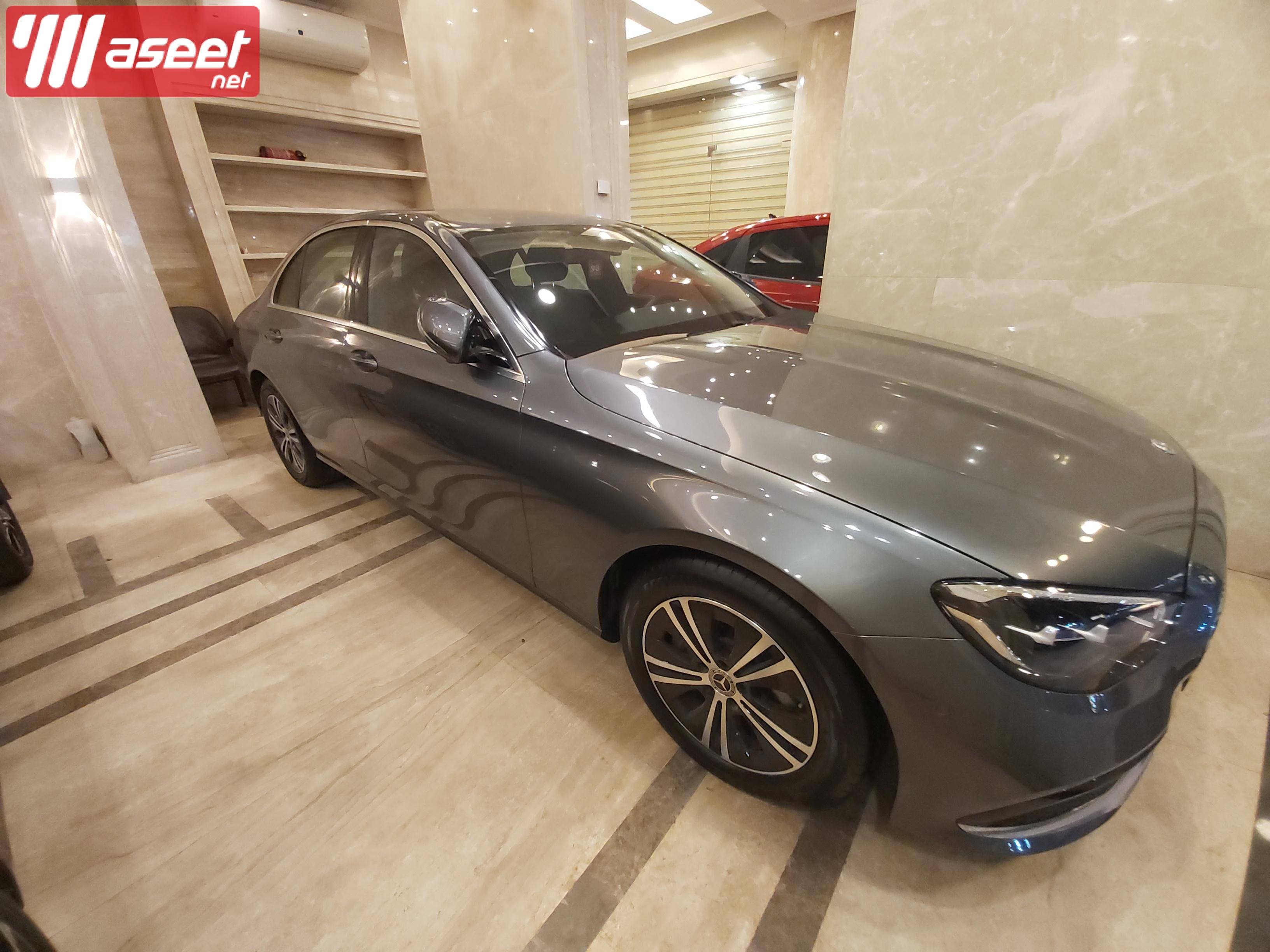مرسيدس E200 كلاسيك 2022 3