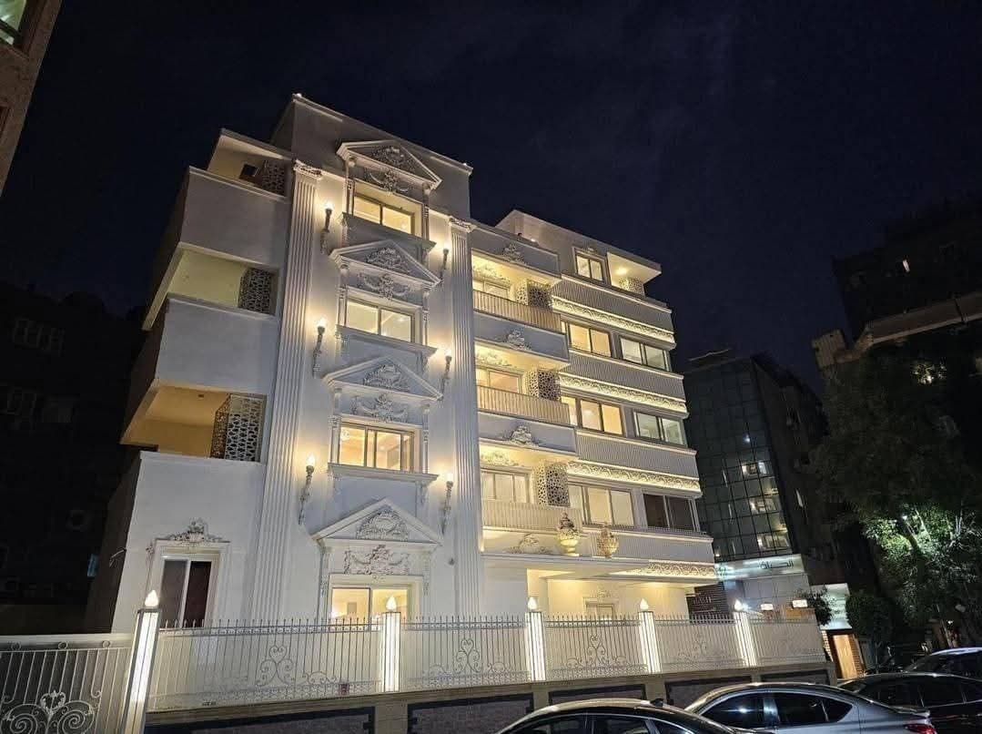 A complete building in Dokki for sale 0