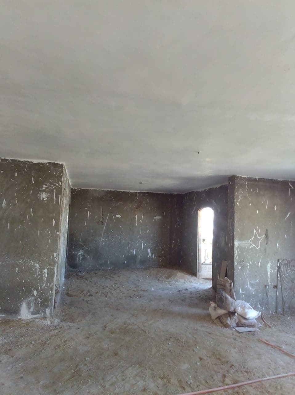 Building for sale in Paradise City 0