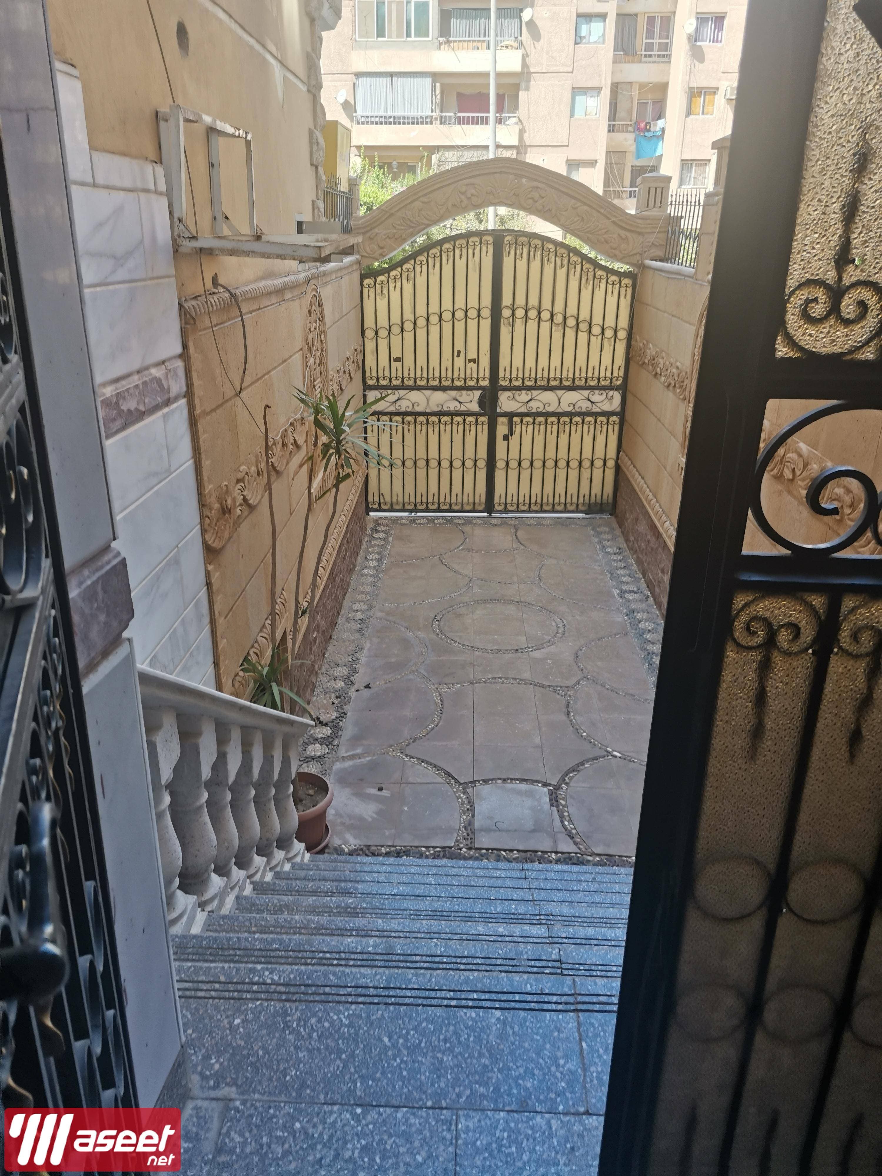 Building for sale in Paradise City 2