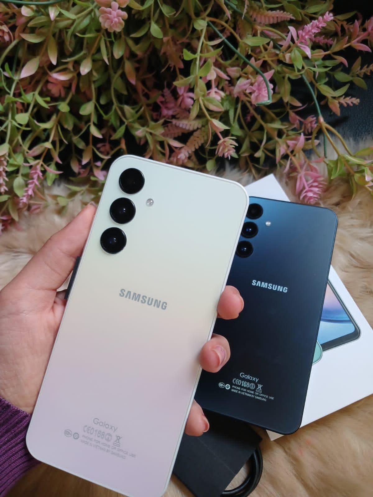  Samsung Galaxy A76 0