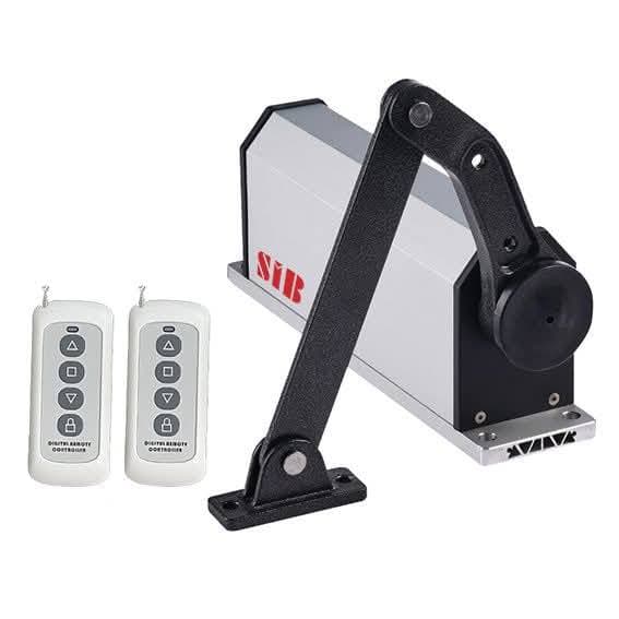 I control entry and exit with the remote control 0