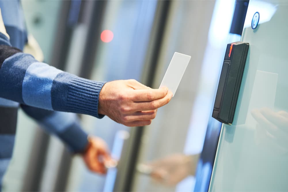 Printing cards for a system that controls the entry of individuals 2