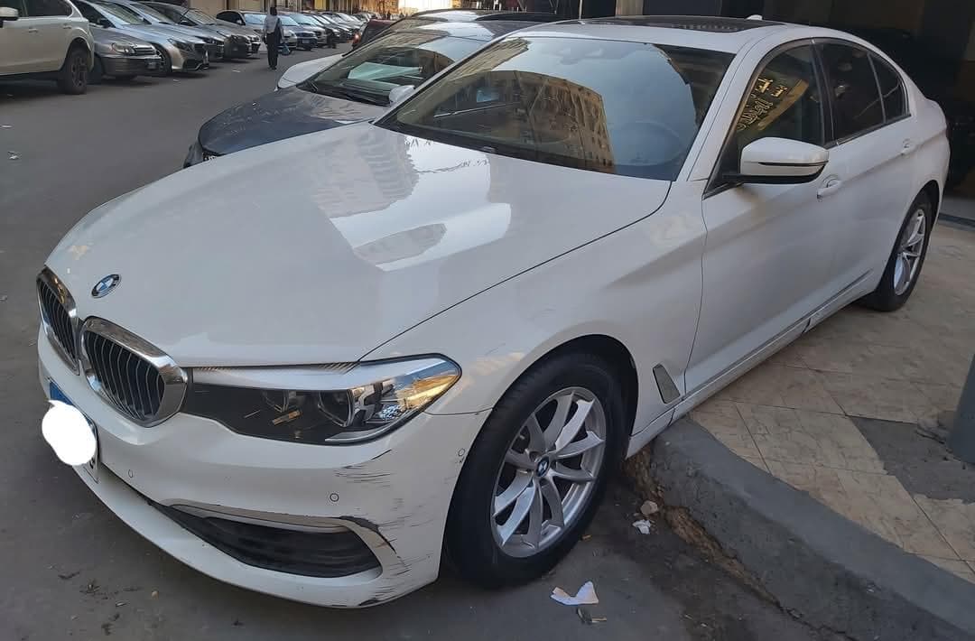 بي إم دبليو 520i 2019 1