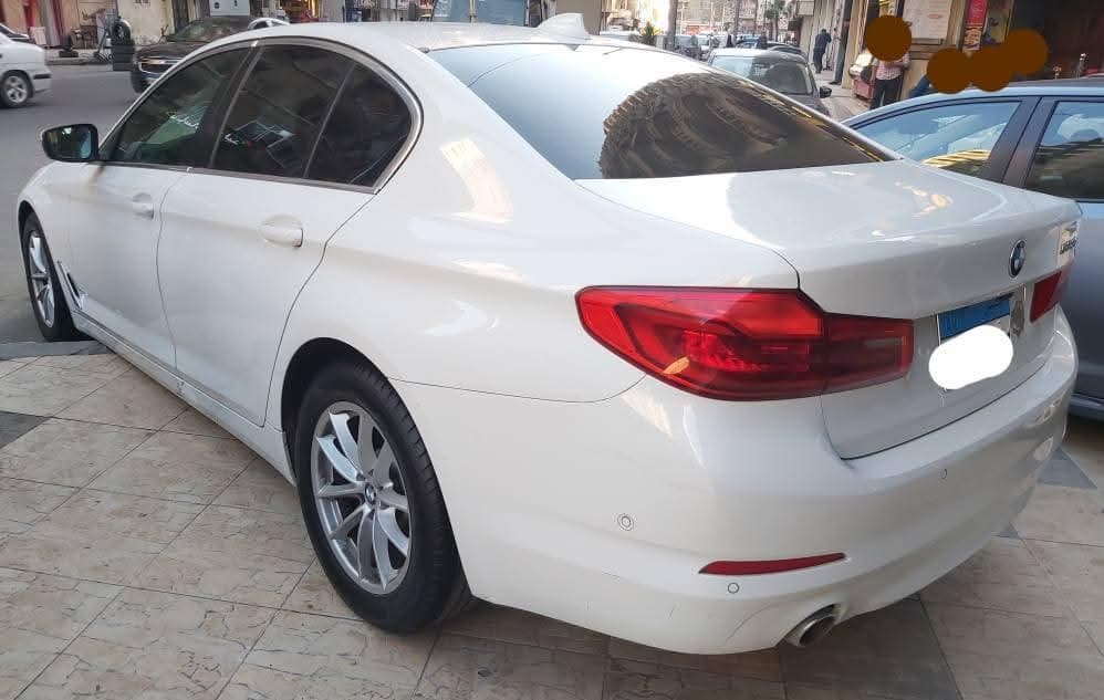 بي إم دبليو 520i 2019 2