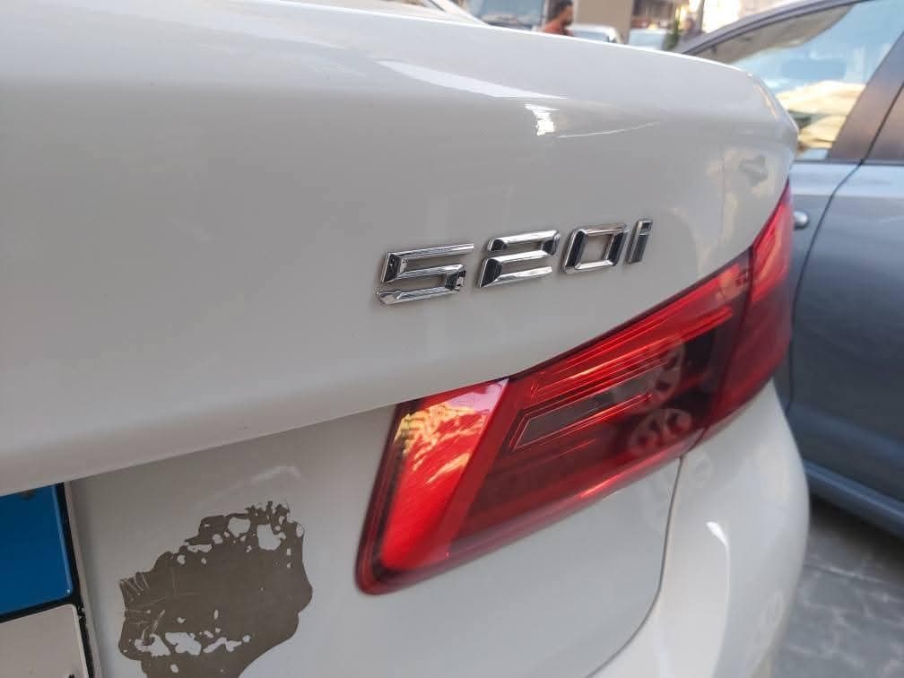 بي إم دبليو 520i 2019 4