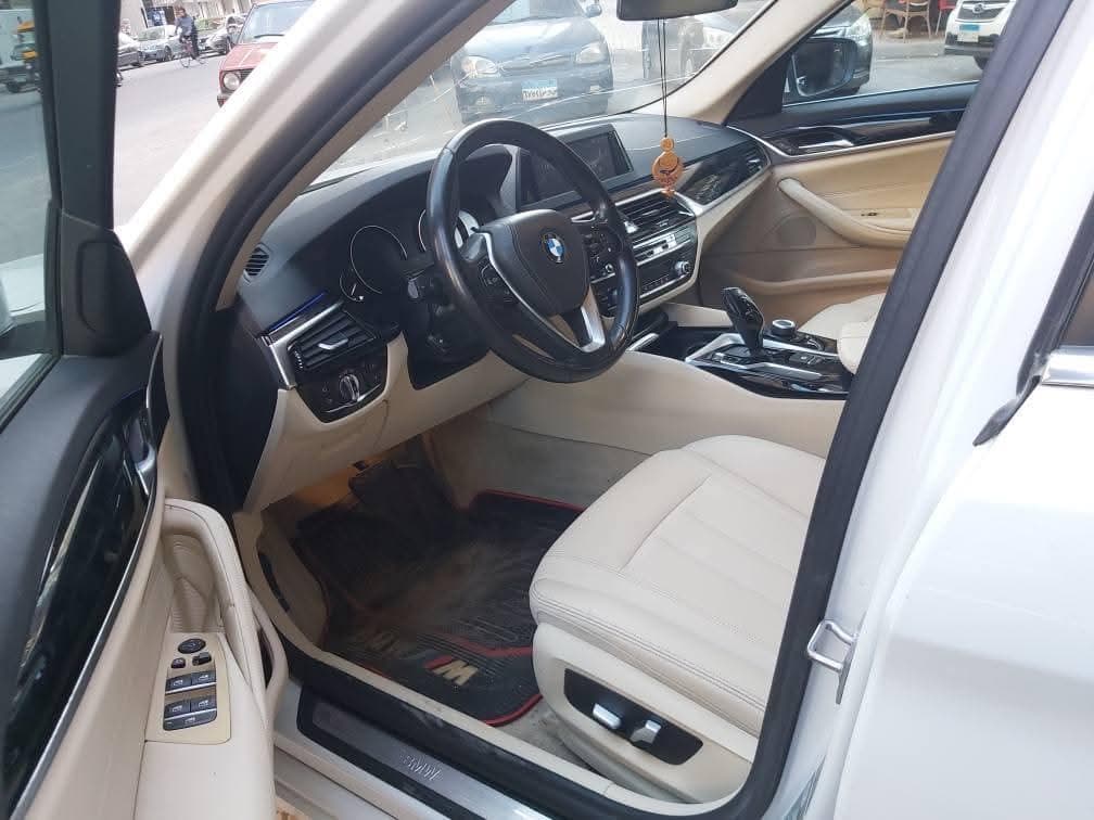 بي إم دبليو 520i 2019 6