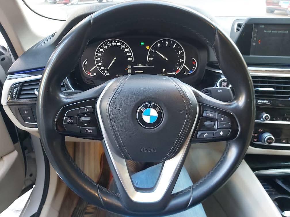 بي إم دبليو 520i 2019 11