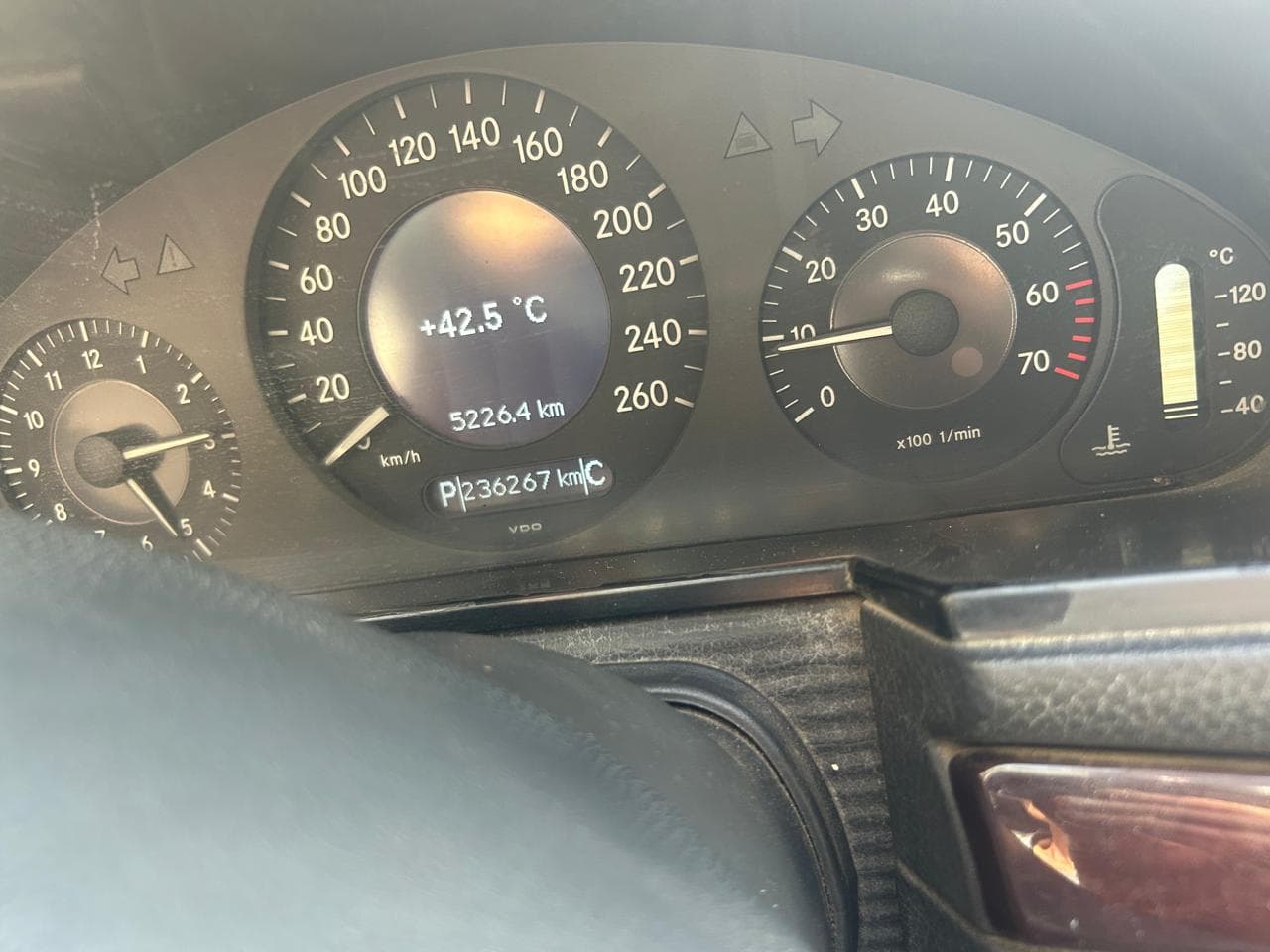Mercedes E200 - 2005 model for sale 0