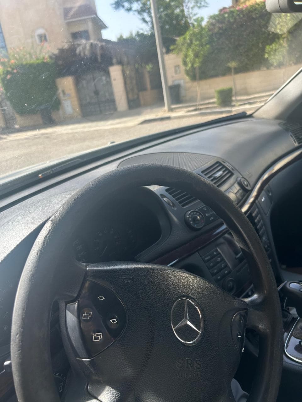 Mercedes E200 - 2005 model for sale 2