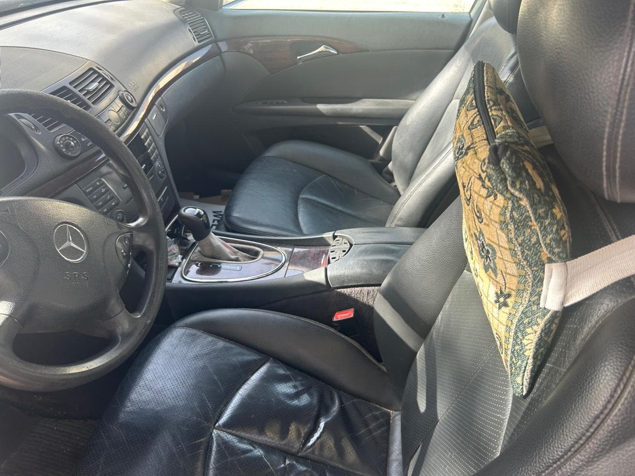 Mercedes E200 - 2005 model for sale 4