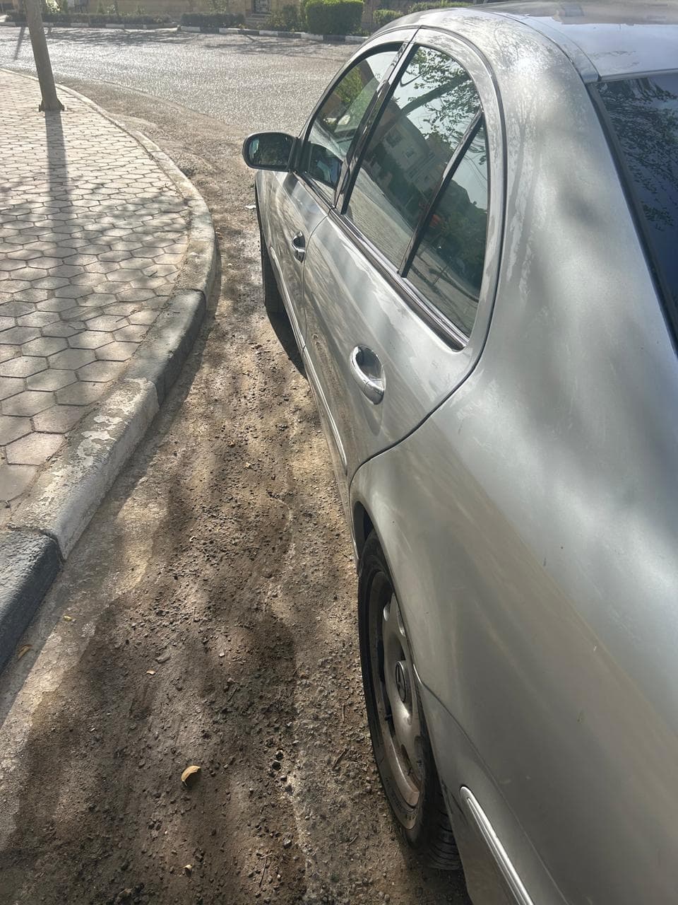 Mercedes E200 - 2005 model for sale 7