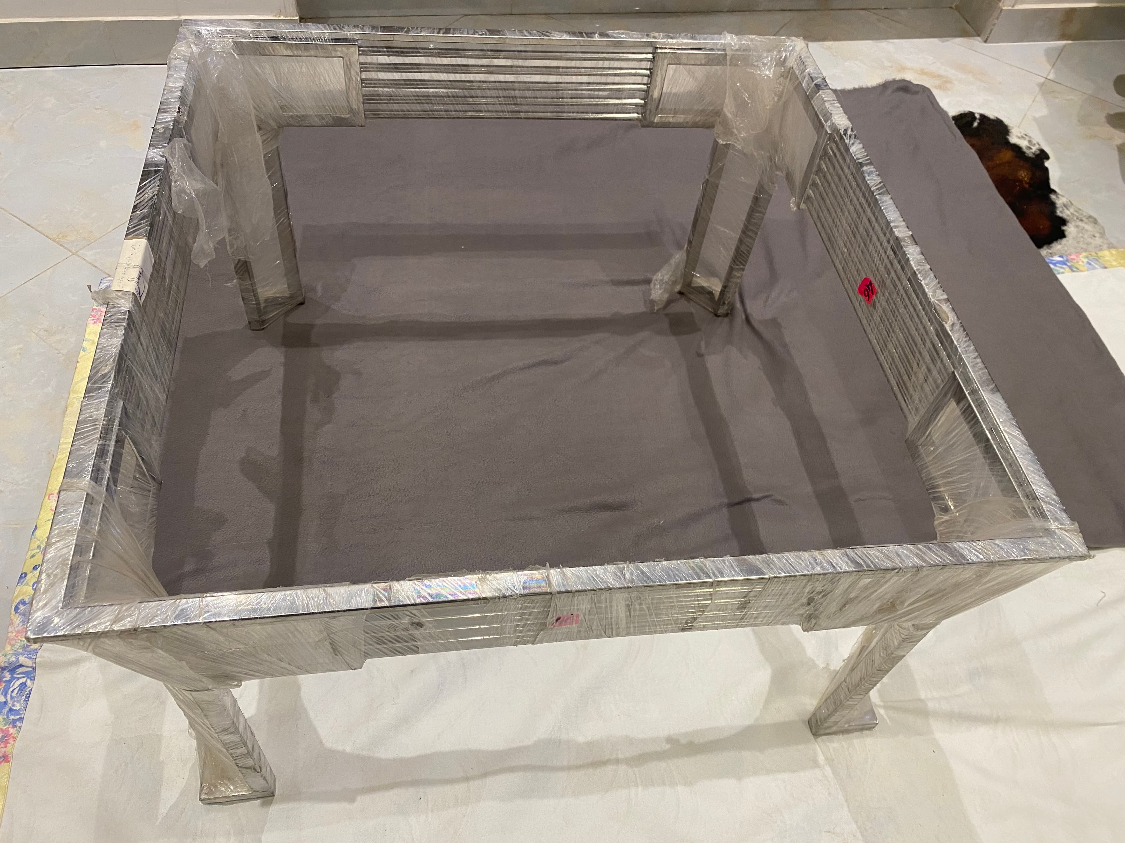 Stainless tables or middle lengths for salons and interiors 9