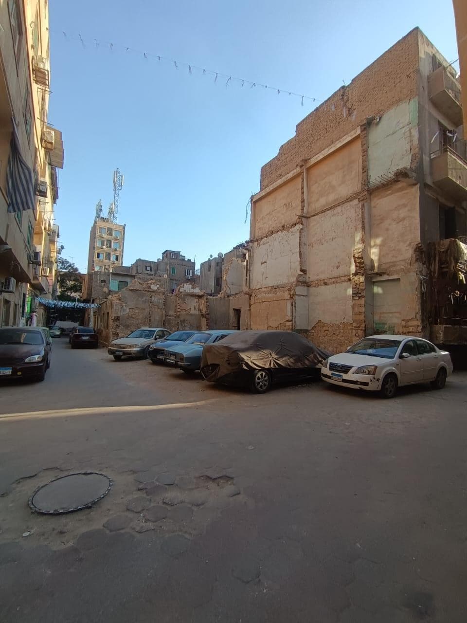 Land for sale in Manial, corner of building license 145 m 0