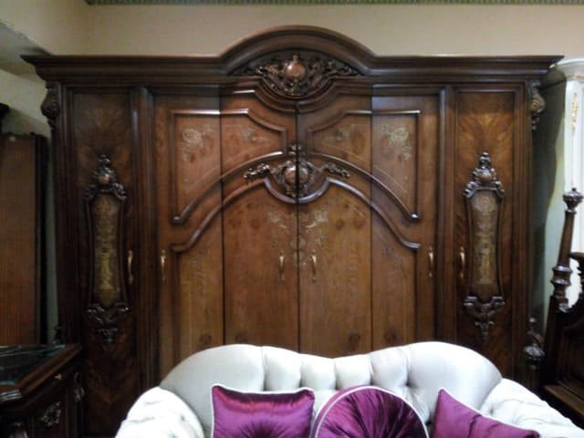full bedroom
